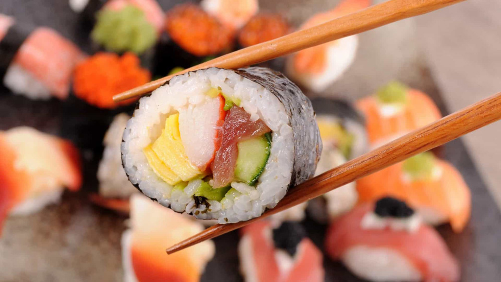 как правильно кушать палочками для суши